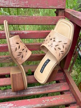 WESTIES Shoes Sandals Vintage Floral Cutouts Embossed Leather Tan Size 7